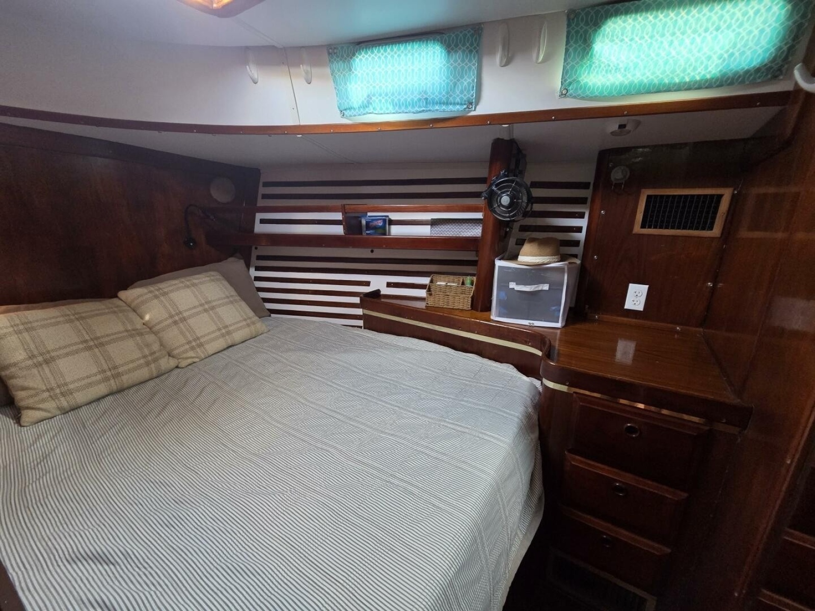 1985 Endeavour 51 — Arcadia