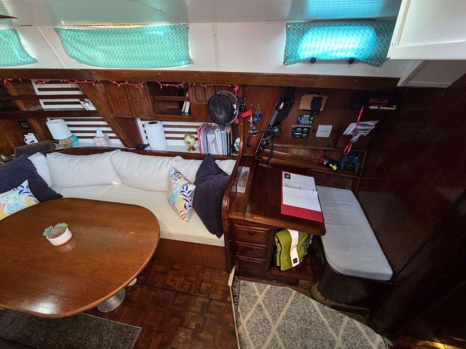1985 Endeavour 51 — Arcadia
