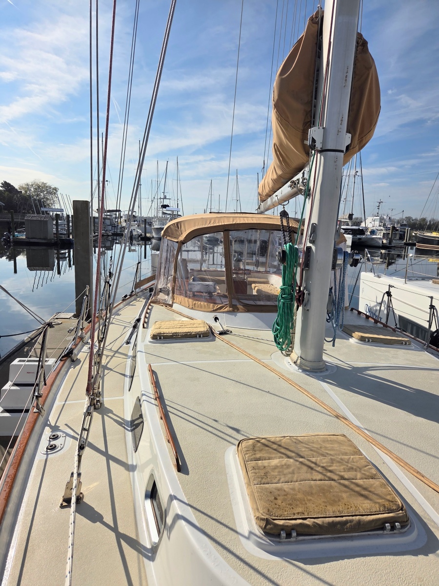 1985 Endeavour 51 — Arcadia