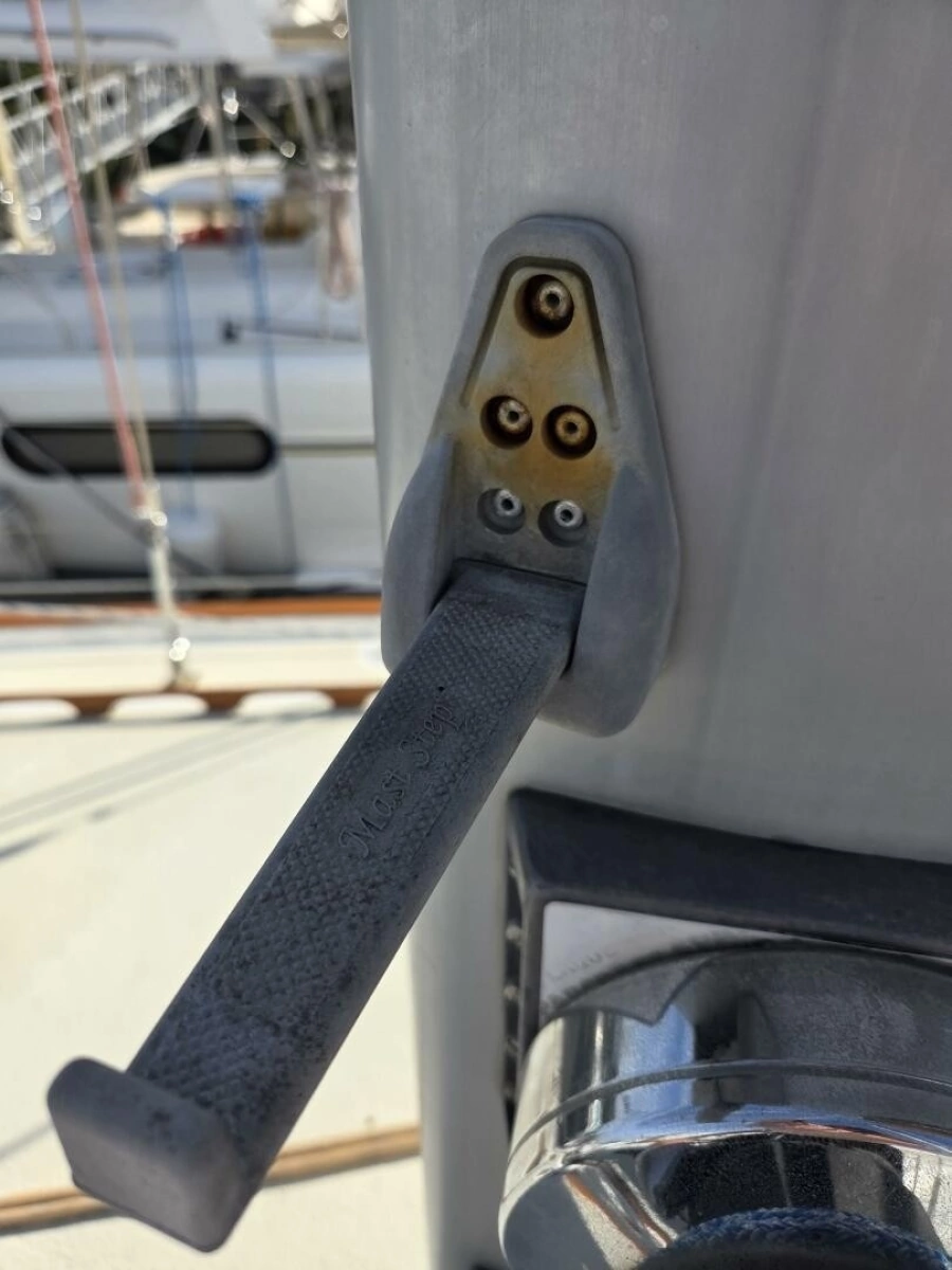1985 Endeavour 51