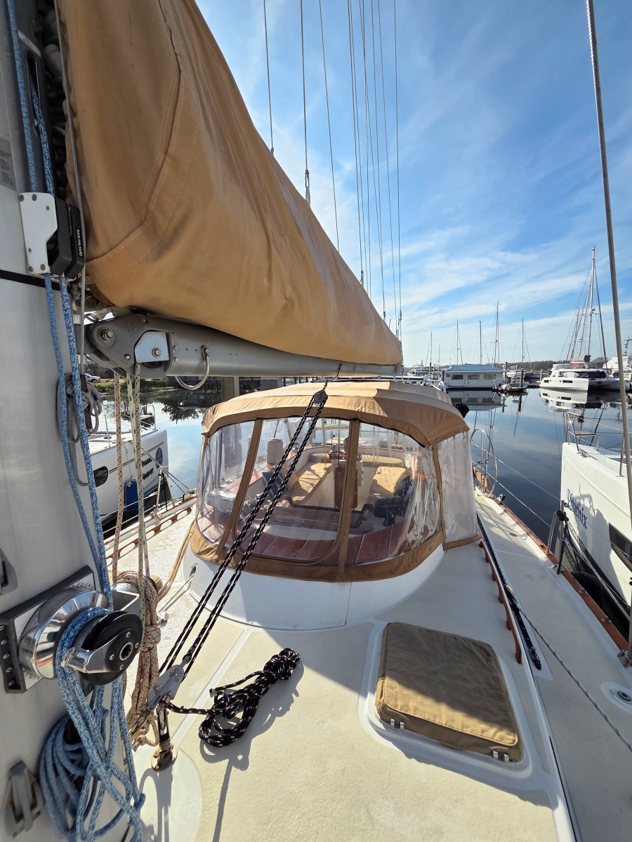 1985 Endeavour 51 — Arcadia