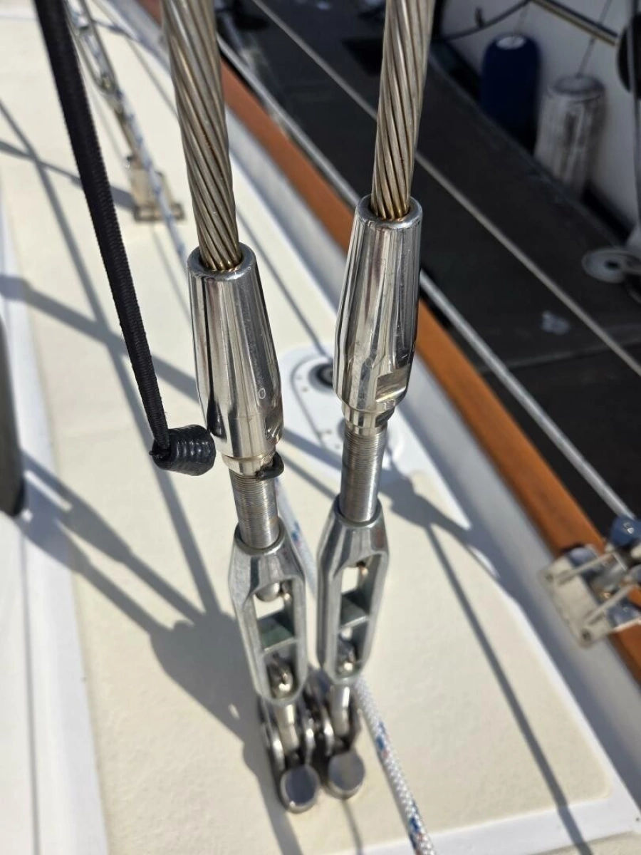 1985 Endeavour 51