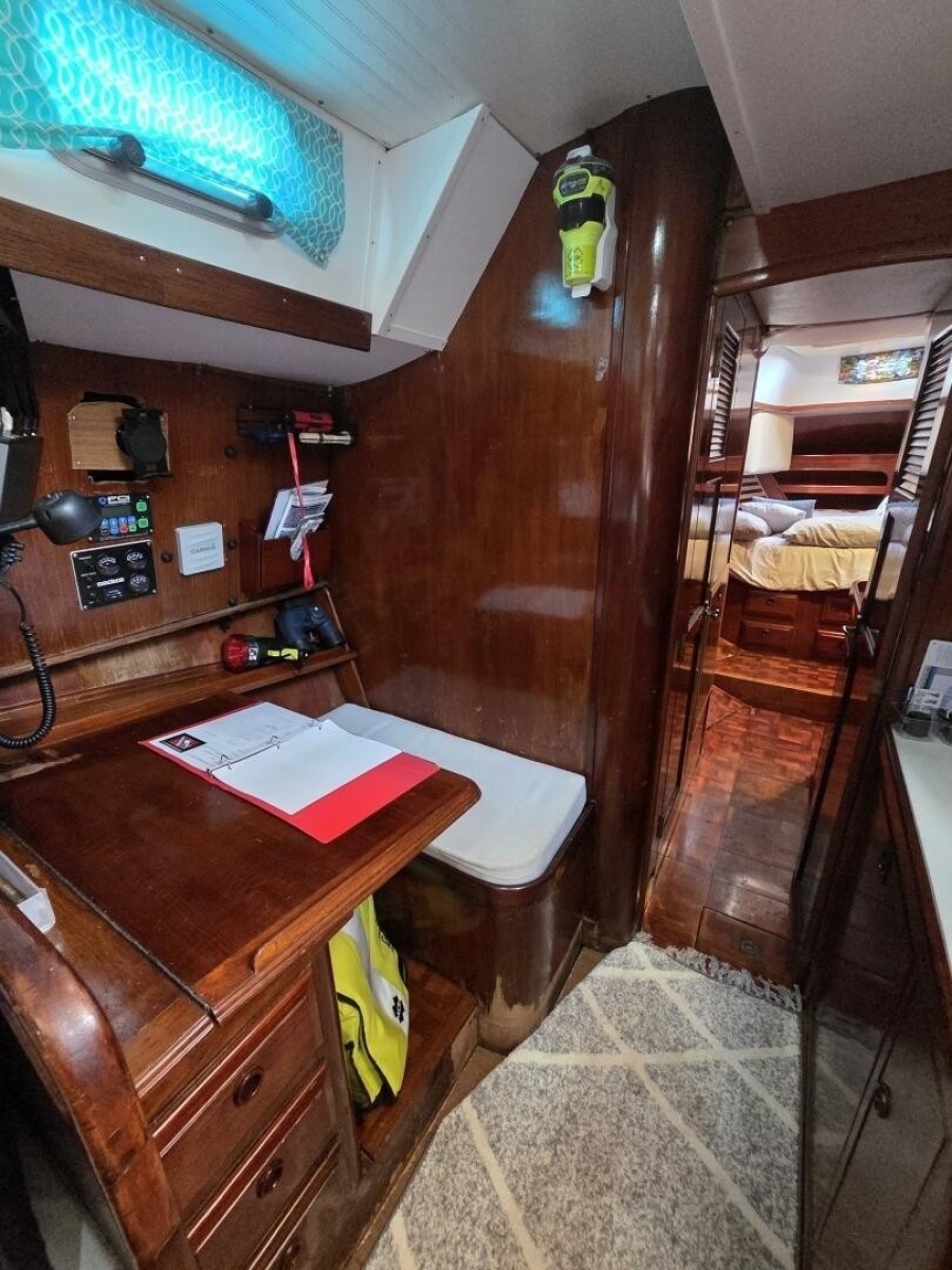 1985 Endeavour 51 — Arcadia