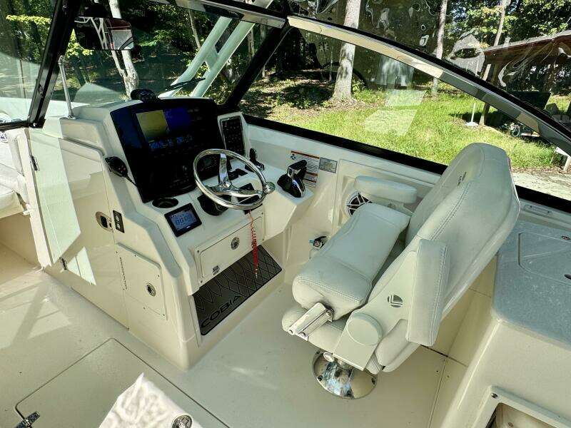 28ft Cobia Yacht For Sale