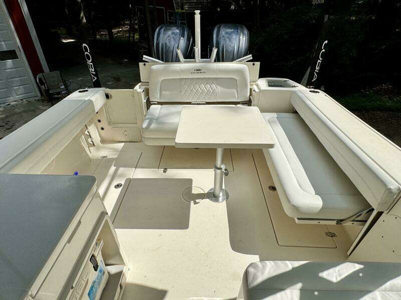 28ft Cobia Yacht For Sale
