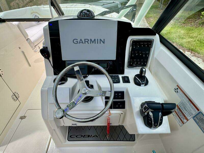 28ft Cobia Yacht For Sale