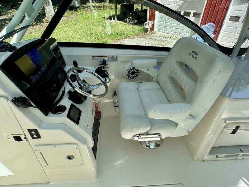 28ft Cobia Yacht For Sale