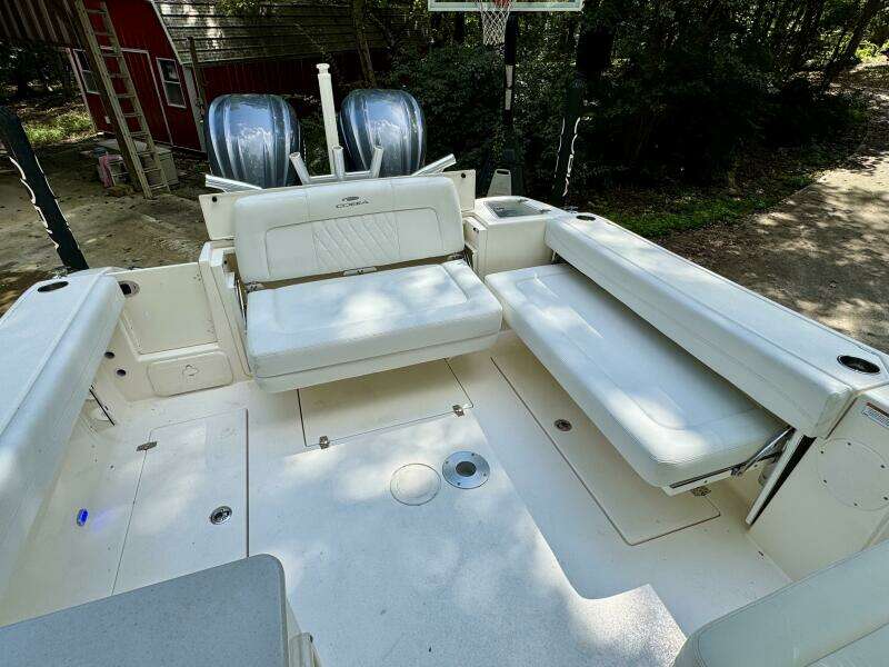 28ft Cobia Yacht For Sale