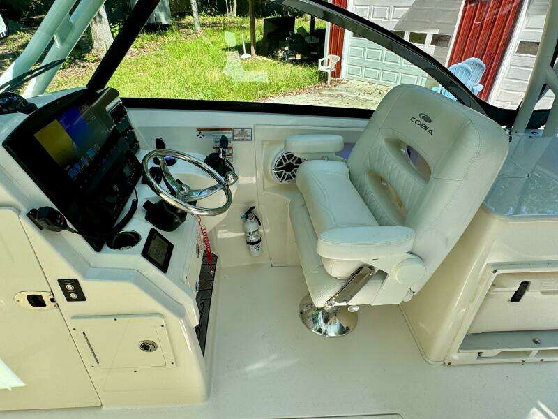 28ft Cobia Yacht For Sale