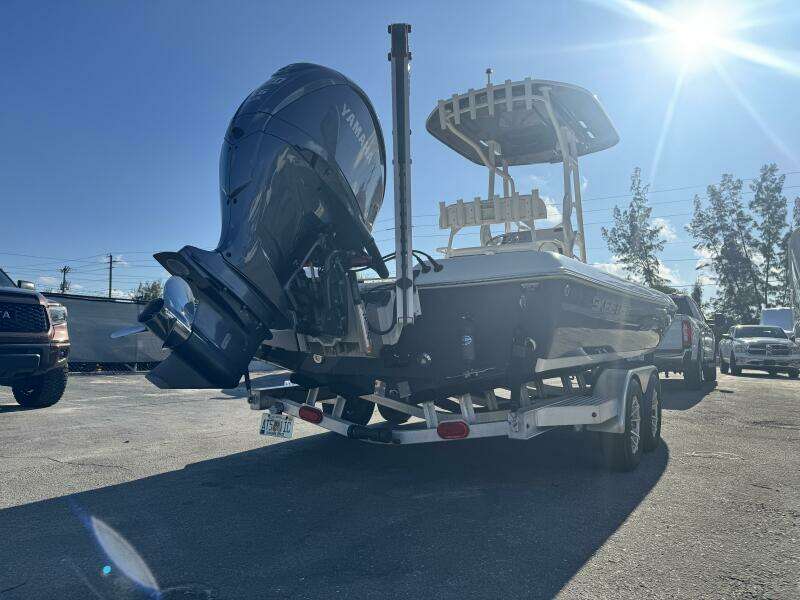 SX240 24ft Skeeter Yacht For Sale