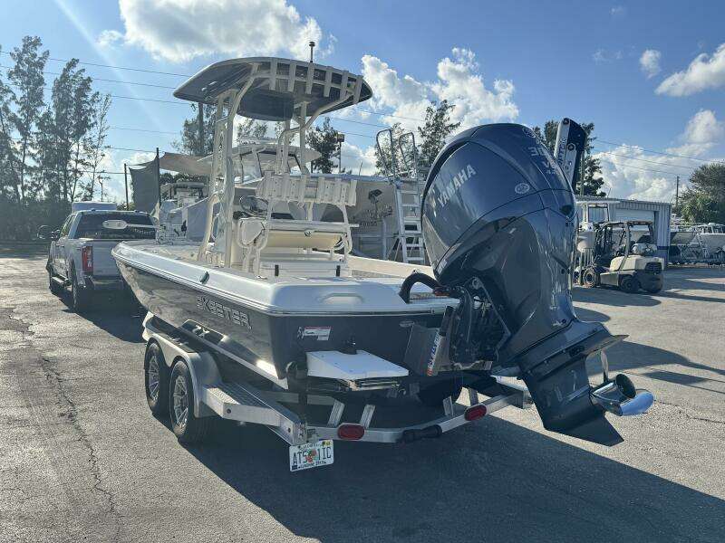 SX240 24ft Skeeter Yacht For Sale