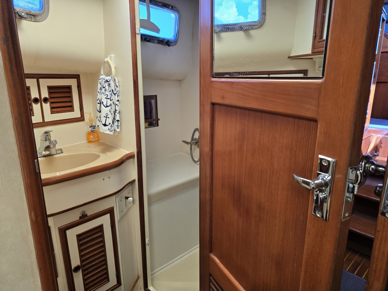 THE WETBAR 48ft Offshore Yachts Yacht For Sale