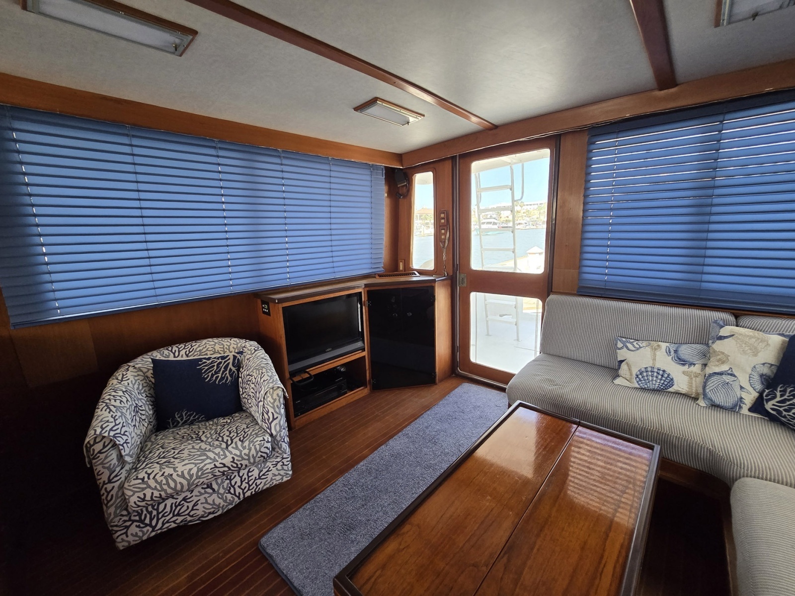 THE WETBAR 48ft Offshore Yachts Yacht For Sale