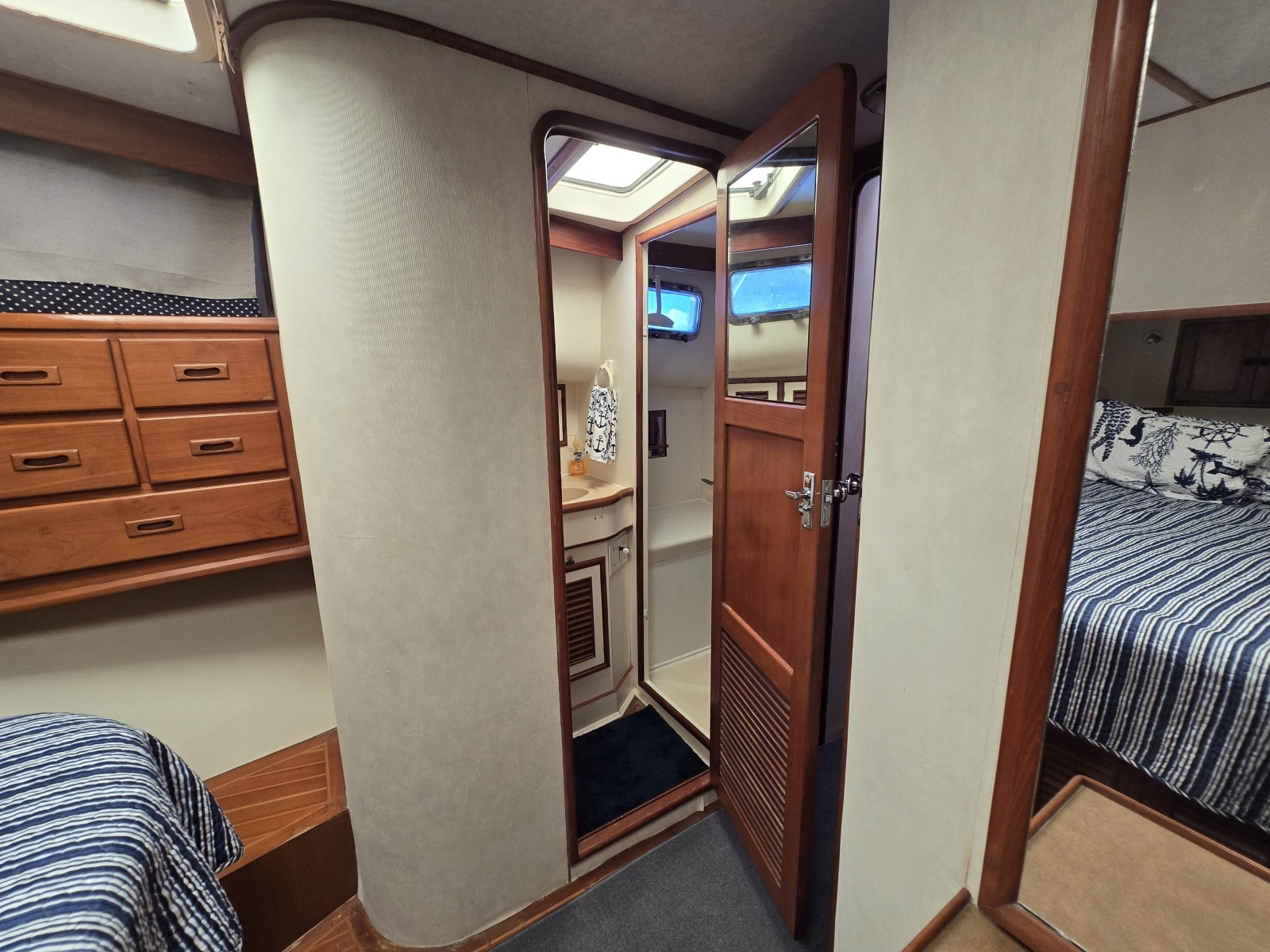 THE WETBAR 48ft Offshore Yachts Yacht For Sale