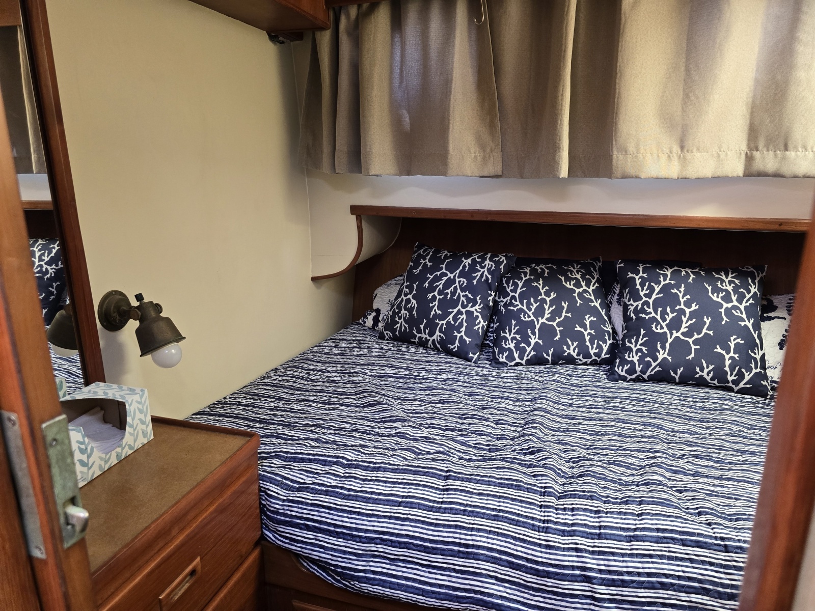 THE WETBAR 48ft Offshore Yachts Yacht For Sale