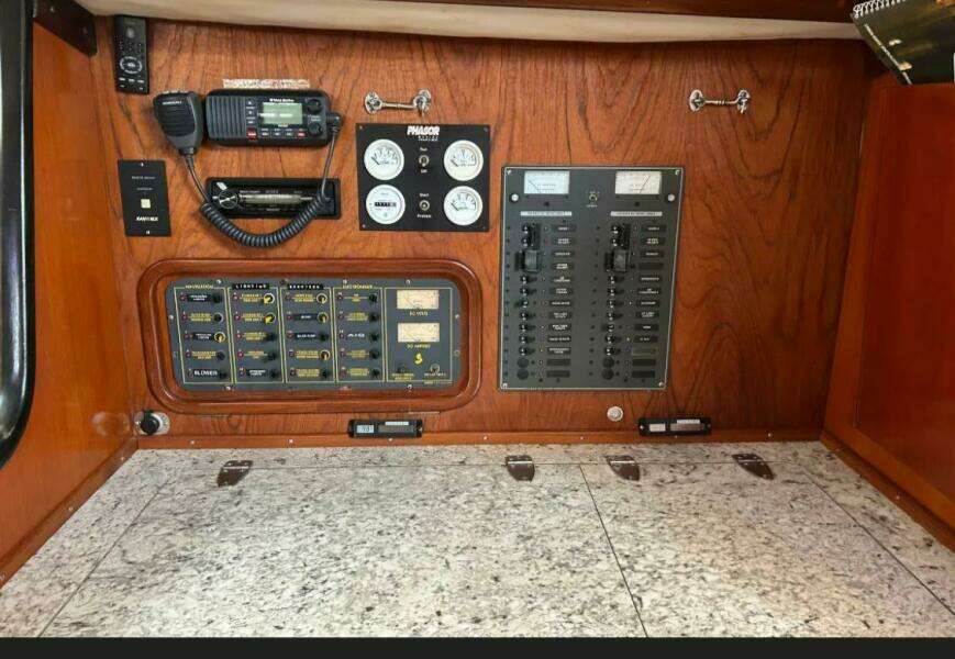 Zephyrus 50ft Beneteau Yacht For Sale