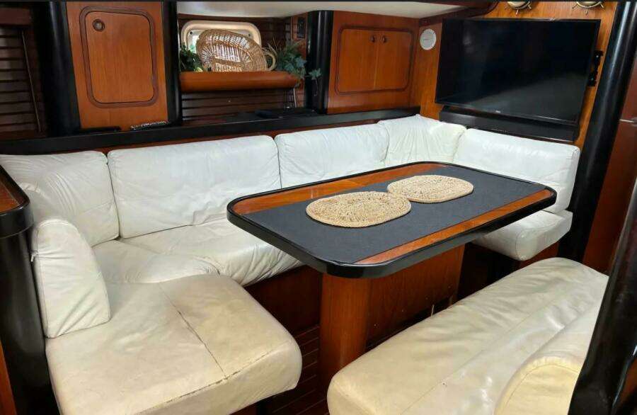 Zephyrus 50ft Beneteau Yacht For Sale