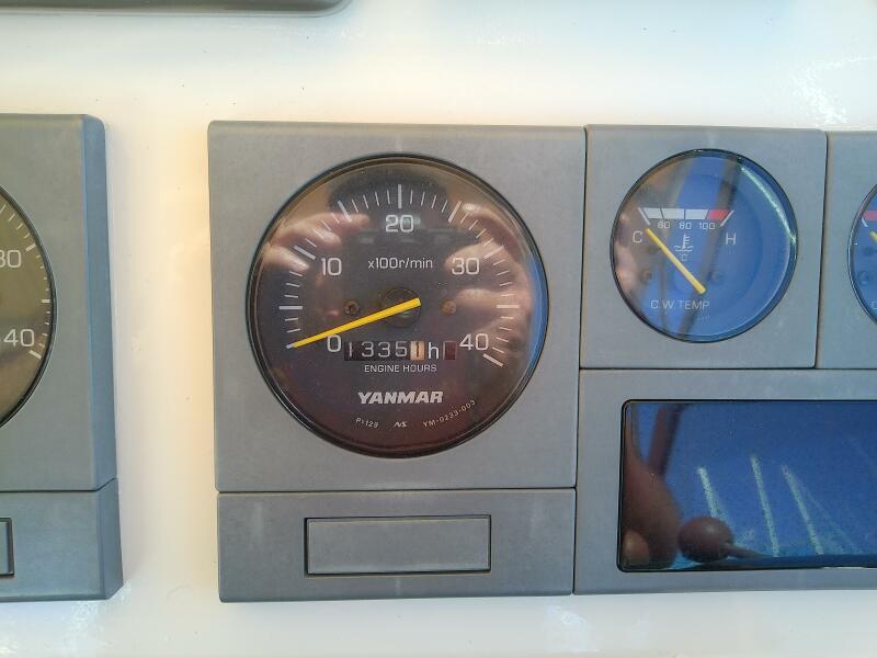 36' 2002 Sabre 36 Express