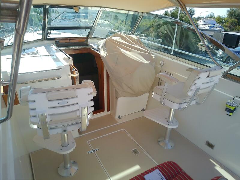 36' 2002 Sabre 36 Express