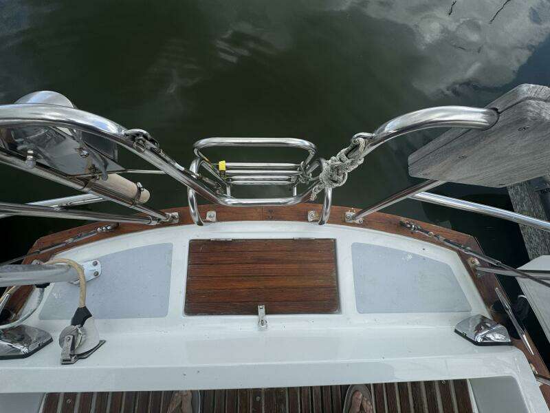 38ft Morgan Yacht For Sale