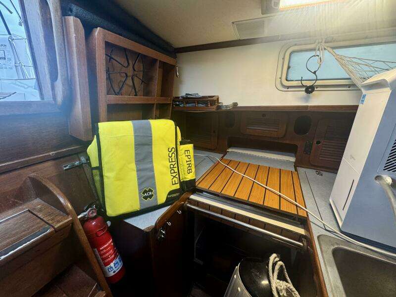 38ft Morgan Yacht For Sale