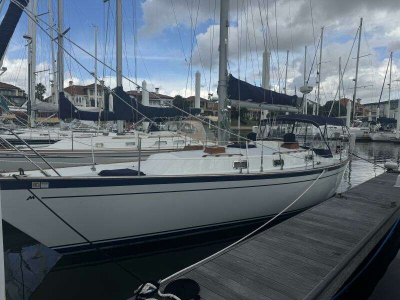 38ft Morgan Yacht For Sale