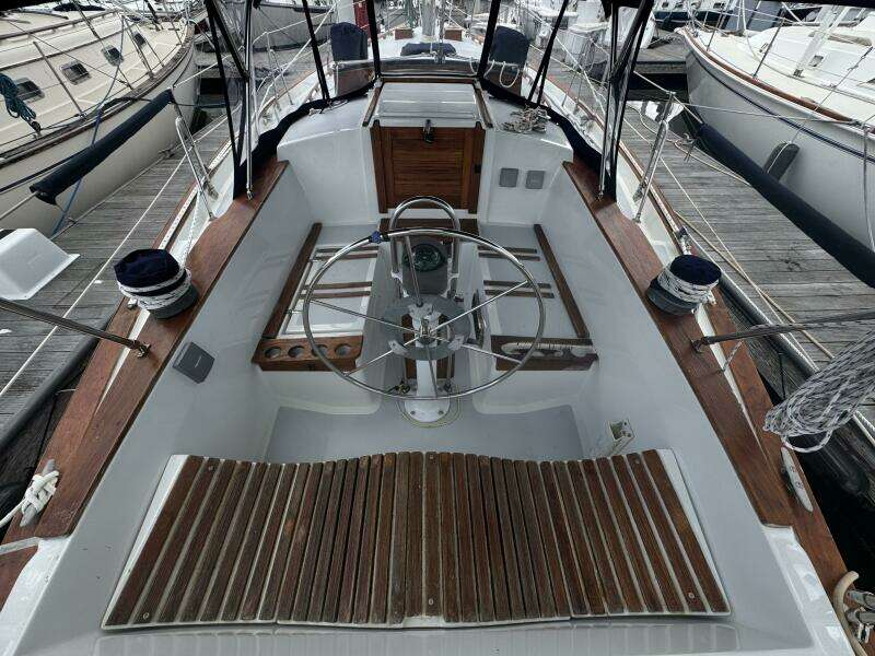 38ft Morgan Yacht For Sale