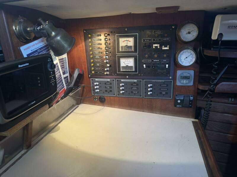 38ft Morgan Yacht For Sale