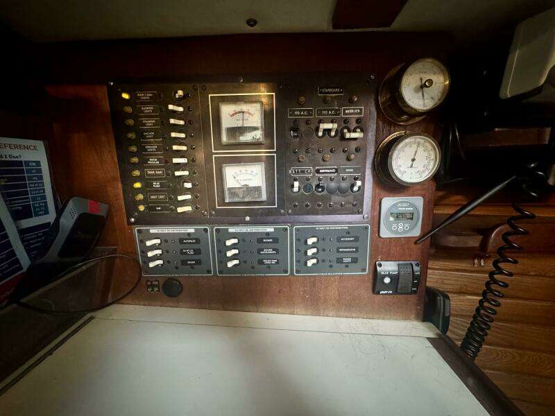 38ft Morgan Yacht For Sale