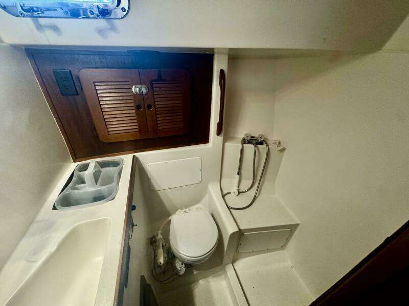 38ft Morgan Yacht For Sale