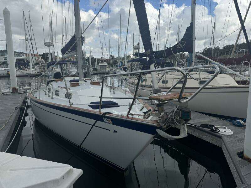 38ft Morgan Yacht For Sale
