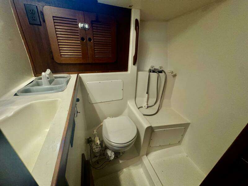 38ft Morgan Yacht For Sale