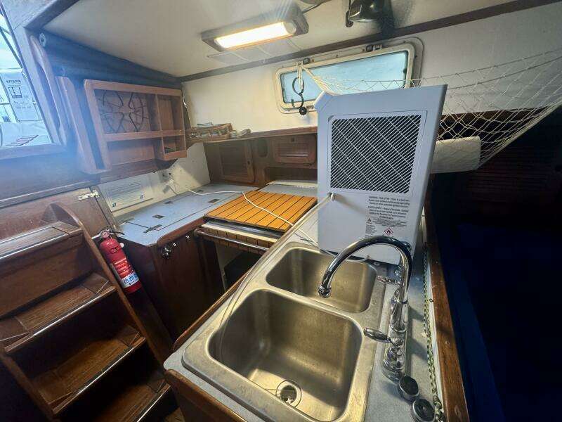 38ft Morgan Yacht For Sale