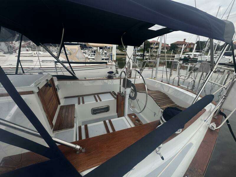 38ft Morgan Yacht For Sale