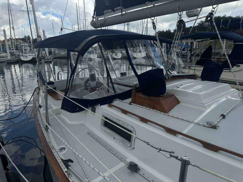 38ft Morgan Yacht For Sale