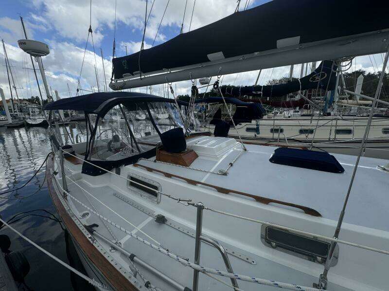 38ft Morgan Yacht For Sale
