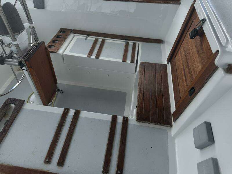 38ft Morgan Yacht For Sale