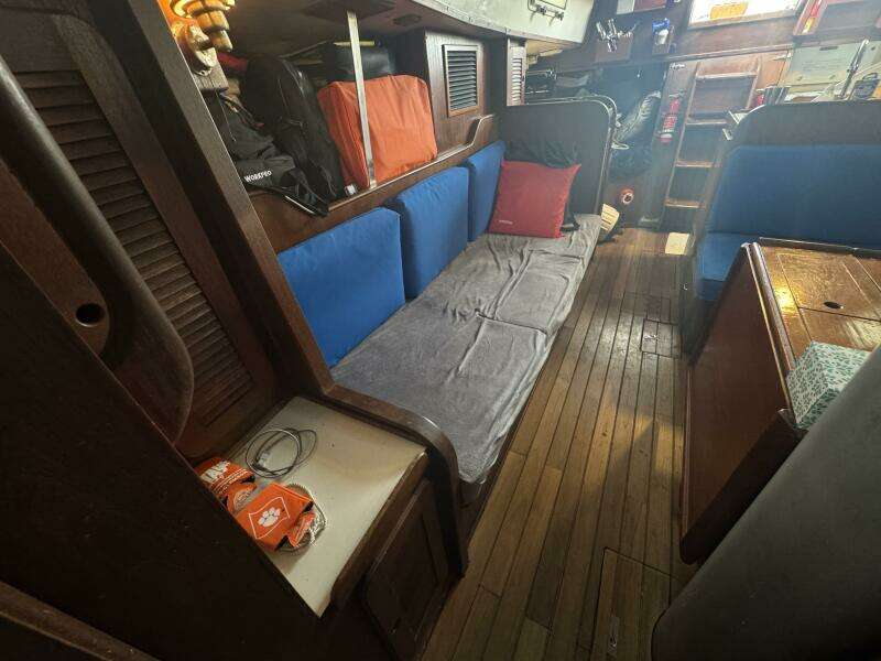 38ft Morgan Yacht For Sale