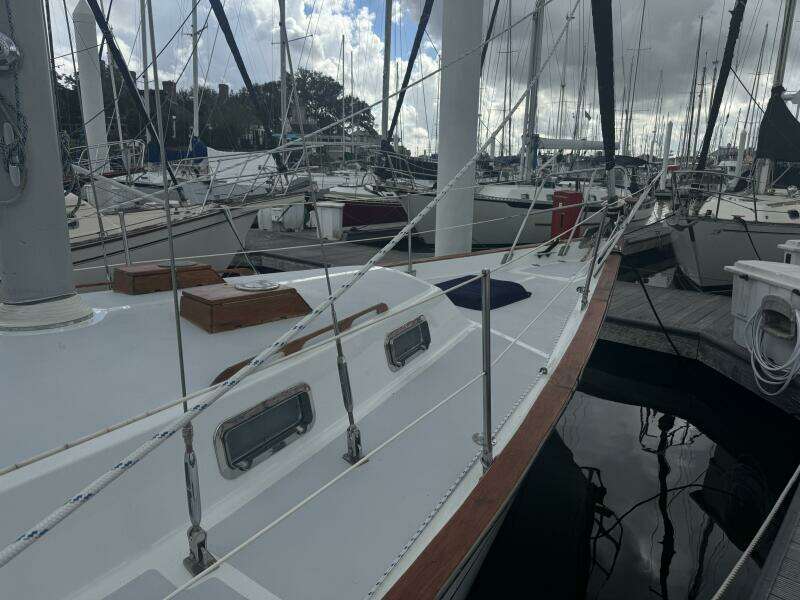 38ft Morgan Yacht For Sale
