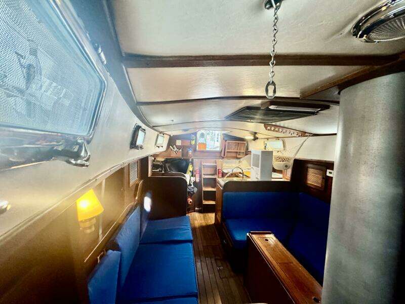 38ft Morgan Yacht For Sale