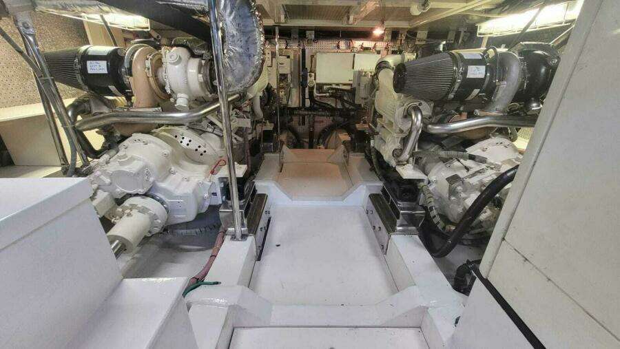 White Pearl 1 56ft Hampton Yacht For Sale