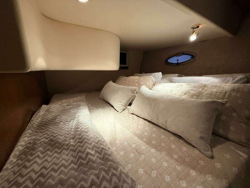 38ft Silverton Yacht For Sale