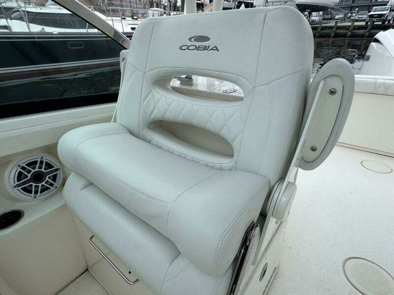 24ft Cobia Yacht For Sale