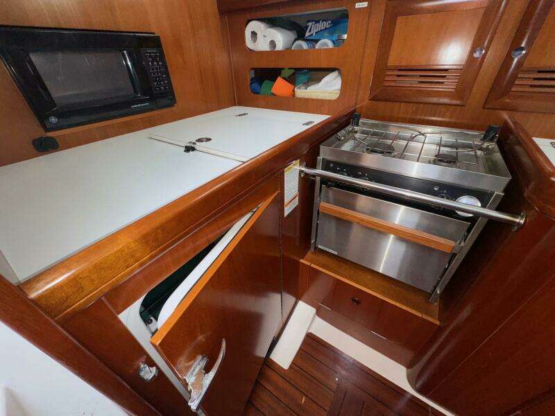 36ft Beneteau Yacht For Sale