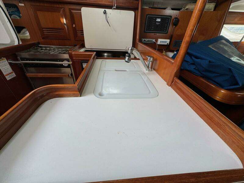 36ft Beneteau Yacht For Sale
