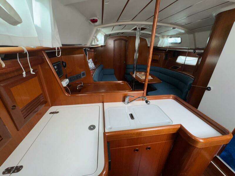 36ft Beneteau Yacht For Sale