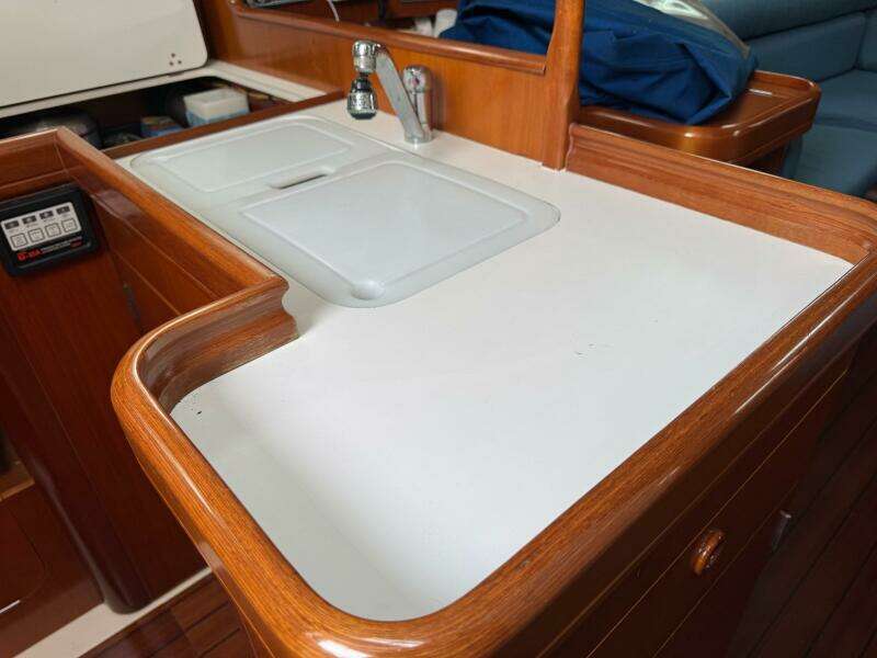 36ft Beneteau Yacht For Sale