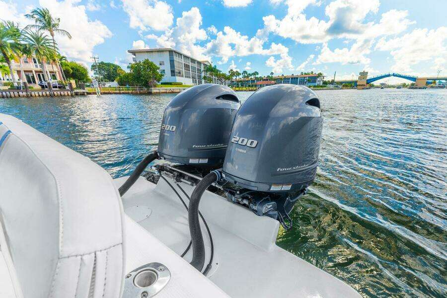 26ft Island Runner Yacht For Sale