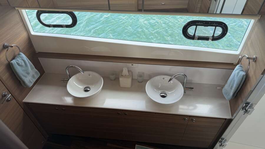 54ft Aquila Yacht For Sale