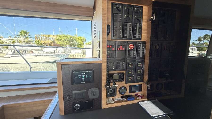 54ft Aquila Yacht For Sale